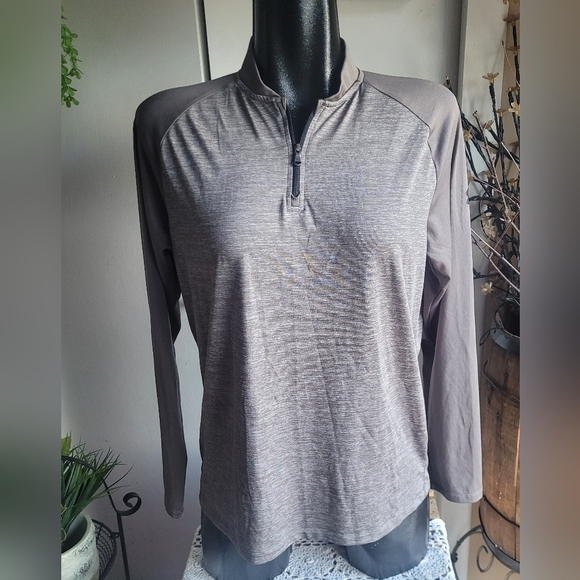 Under Armour Taupe Colored Long Sleeve Activewear Top M - Picture 1 of 6